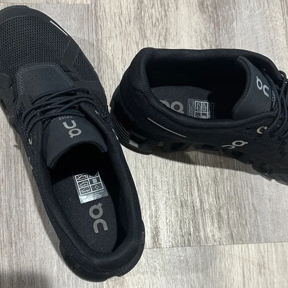 On Running Women's Black Athletic Shoes - Picture 4 of 5